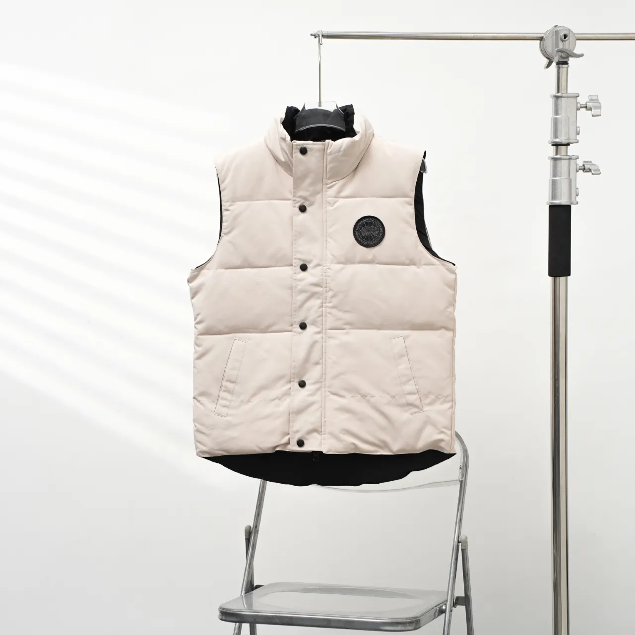 P340 CANADA GOOSE丨Canada Goose slanted pocket stand collar down vest Color: off-white black label Size: XS-XXL